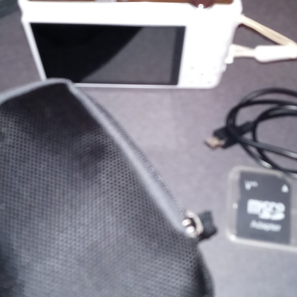 Samsung HD WIFI CAMERA 📸 - Picture 3 of 7